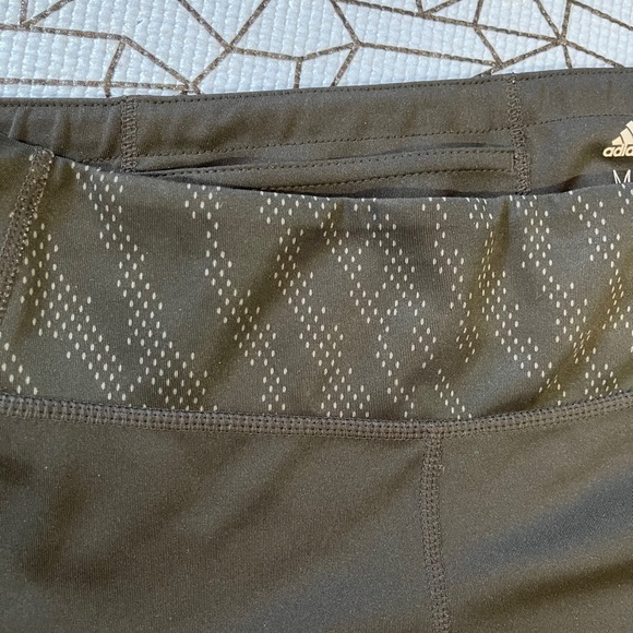 Adidas climalite Capri leggings. - Picture 10 of 12